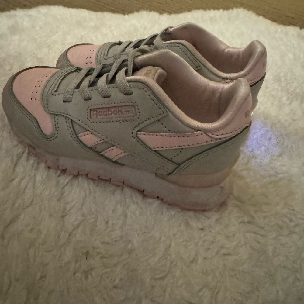 Reebok light up slip-on runners size T10